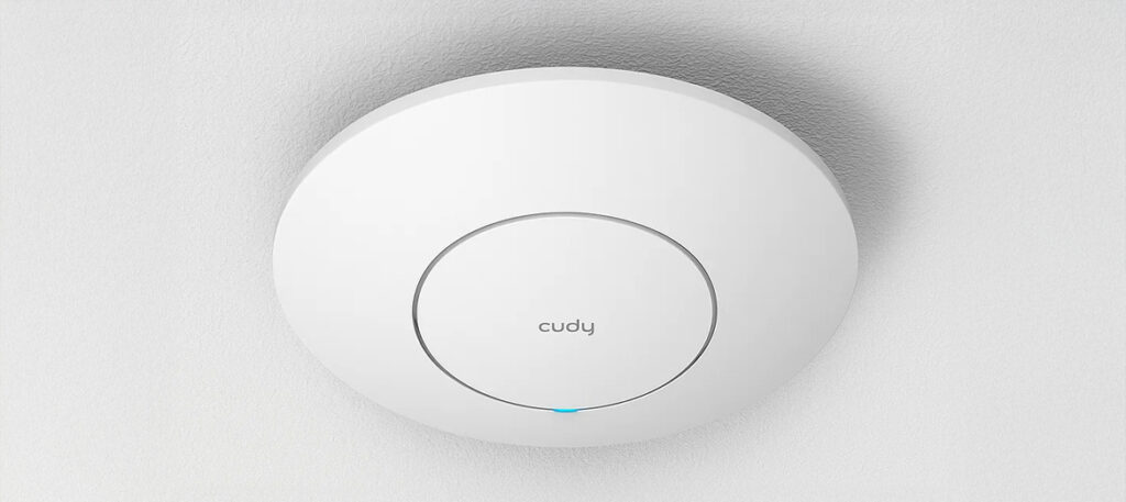 Punkt dostępu Cudy AP1300 na suficie