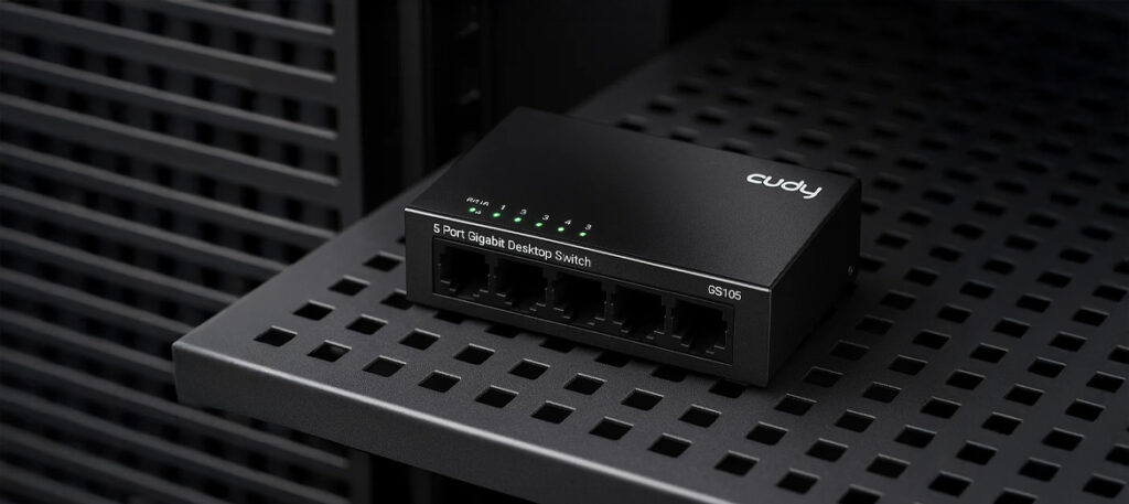 Switch Cudy GS105 na metalowej półce