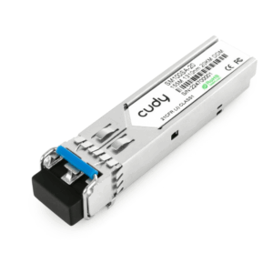 Moduł Cudy SFP SM100GMA na białym tle, zwrócony w lewą stronę