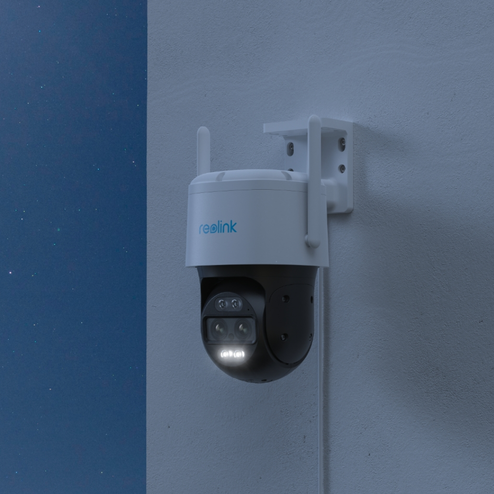 Kamera Reolink W760 zamontowana na ścianie Kamera Reolink W760 zamontowana na szarej ścianie